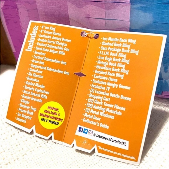 Fortnite Assembly Set / Jumbo Loot Piñata Contents - Picture 2 of 6